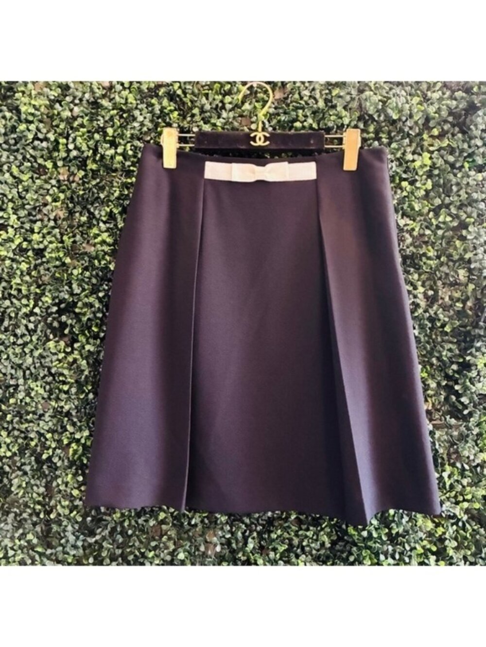 Tahari bow skirt